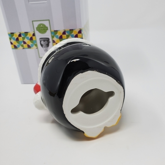 NIB SCENTSY MINI PLUG IN WARMER BABY TUX PENGUIN SANTA HAT HOLIDAY - Picture 5 of 12